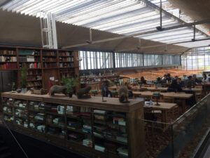 استقرار استارتاپهاي پاریس.jpg 6 300x225 - مركز استقرار استارتاپهاي پاریس.jpg (6)